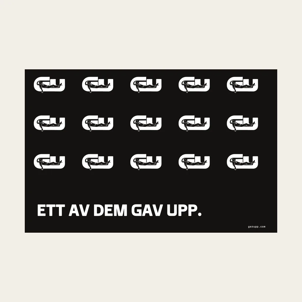 Datorfodral, trycket, platt på markörsvart underlag med GerUpp-märket. Digital produktförhandsvisning.